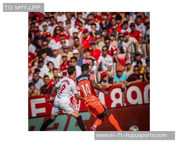 全面哑火,莱万客战塞维利亚全场零射正+失点,巴萨陷入困境